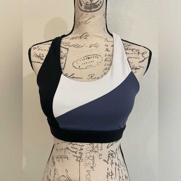 Allfenix Other - 🧑‍🎄Allfenix Heidi Block Blue Sports Bra Racerback
Anthropologie Breathable SZ M